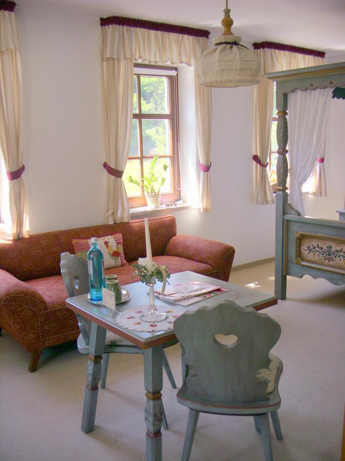 Elegant-Hotel "Zur Burg" Posterstein 객실 사진