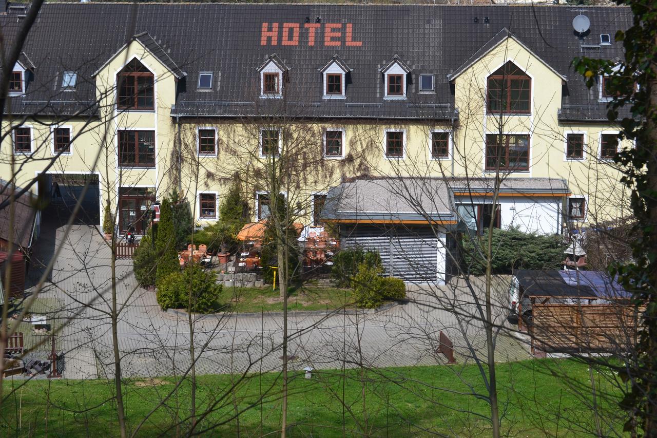 Elegant-Hotel "Zur Burg" Posterstein 외부 사진